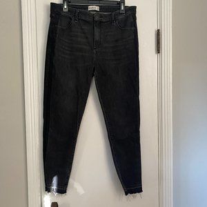 Abercrombie & Fitch High Rise Super Skinny Raw Hem Black Jean Size 33